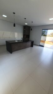 Vende-se casa em Juara MT