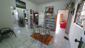 Vende-se casa em Juara MT